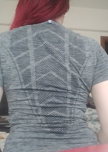 Likralı Gri Kadın Spor Tişörtü - Görsel 2