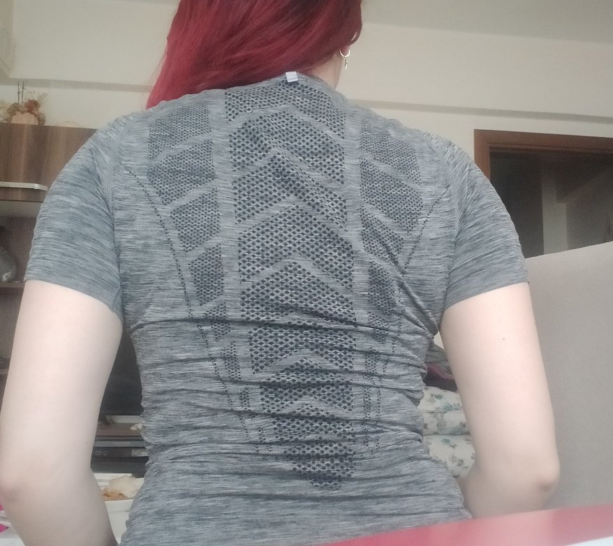 Likralı Gri Kadın Spor Tişörtü - Görsel 2