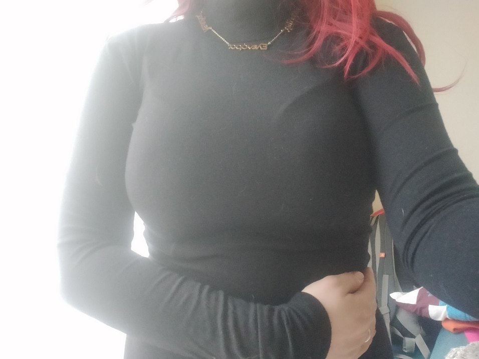 Siyah Sırt Açık Gotik Halter Yaka Crop Top - Görsel 2