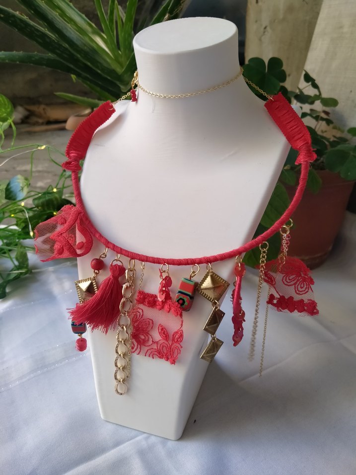 Kırmızı Nakışlı Tasarım Bohem Kolye - Görsel 2