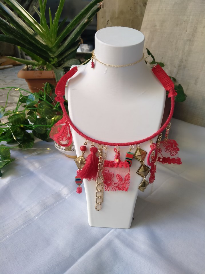 Kırmızı Nakışlı Tasarım Bohem Kolye - Görsel 3