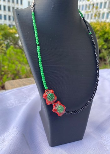 El Yapımı Etnik Desenli Siyah Yeşil Boncuklu Kolye - Görsel 2