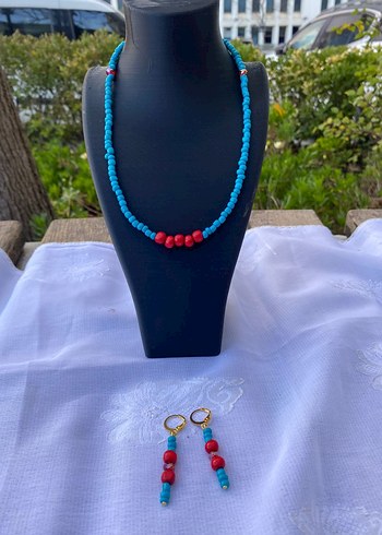 El Emeği Turkuaz ve Kırmızı Boncuklu Mini Bohem Kolye - Görsel 2