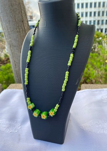 El Emeği Yeşil Çiçekli Boncuk Kolye ve Küpe Seti - Görsel 3