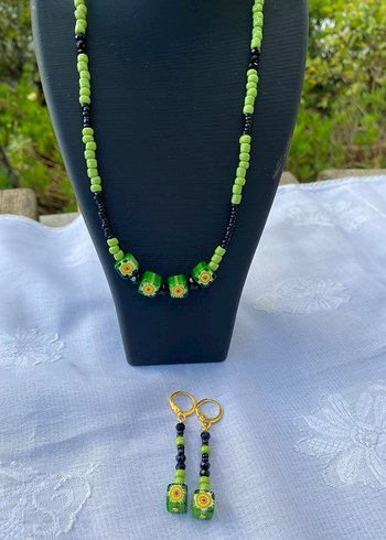 El Emeği Yeşil Çiçekli Boncuk Kolye ve Küpe Seti - Görsel 5