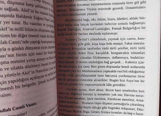  Ahmet Yapıcı -Kırk Derste Mehmet Akif - İnanmış Bir Adam