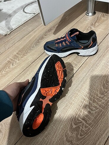 34 Beden Skechers çocuk ayakkabı