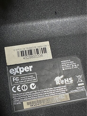 Beden Exper Ultrabook A4B R01 kasada kırık yok menteşe yuvaları sağlam