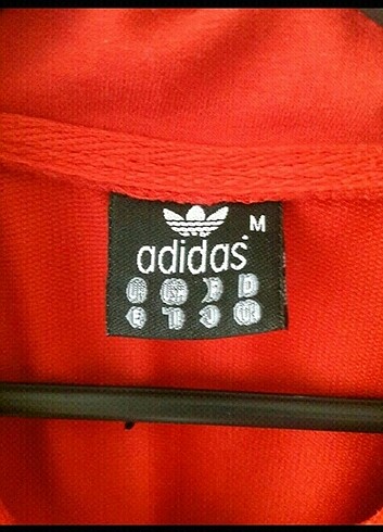 m Beden kırmızı Renk Adidas tshirt