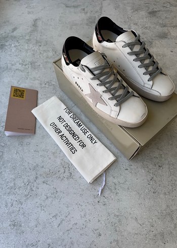 Golden Goose Beyaz Gri Bağcıklı Kadın Spor Ayakkabı