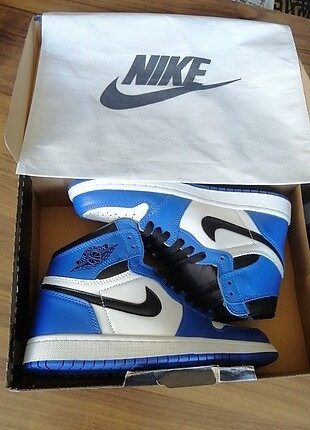 Nike air Jordan royal 