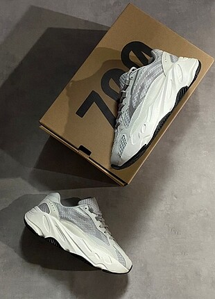 Adidas yeezy 700 boost static 