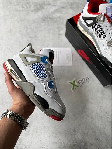 Nike Air Jordan 4 Retro