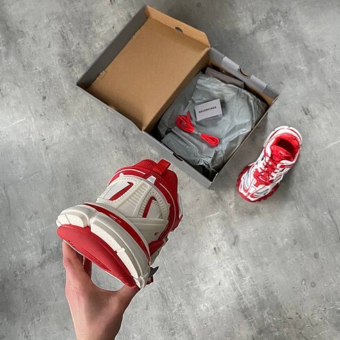 38 Beden Balenciaga Track 2