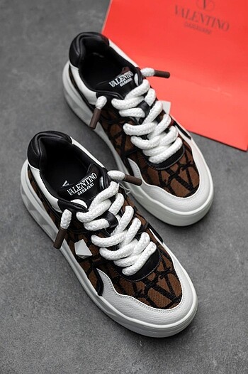 Valentino one stud sneakers