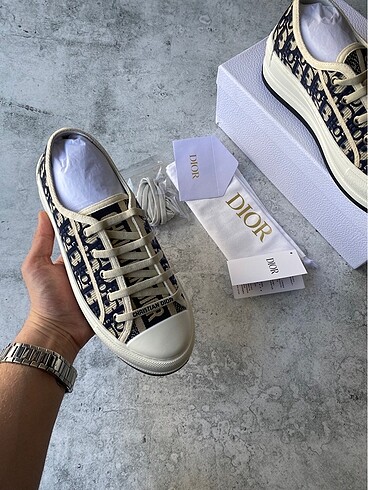 37 Beden beyaz Renk Christian Dior Sneakers