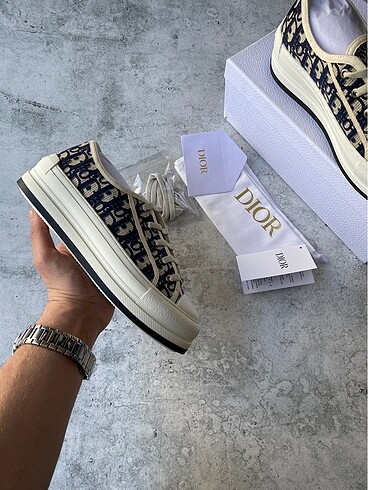 37 Beden Christian Dior Sneakers