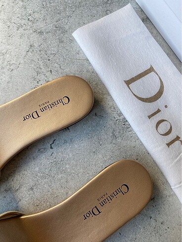 39 Beden Christian Dior Terlik