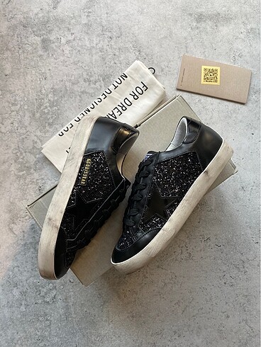 Golden Goose Deluxe