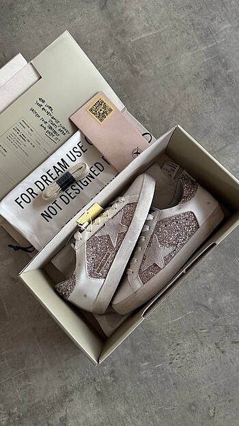 Golden Goose Deluxe