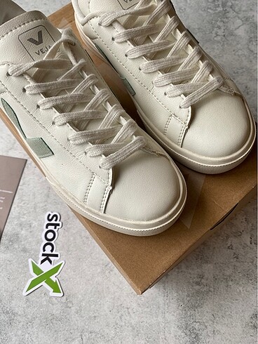 Golden Goose Deluxe Veja Sneakers
