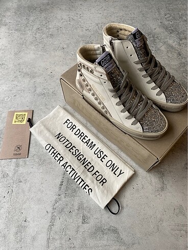 Golden Goose Deluxe Mid