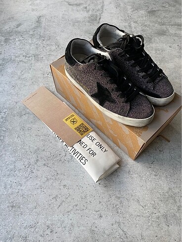 Golden Goose Deluxe Sstar