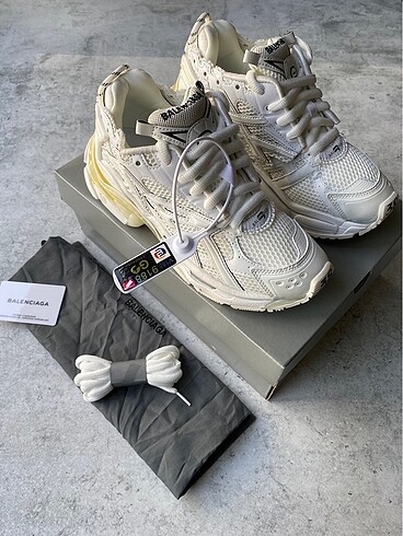 Balenciaga Runner