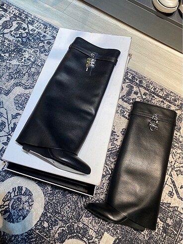 39 Beden siyah Renk Givenchy Bot