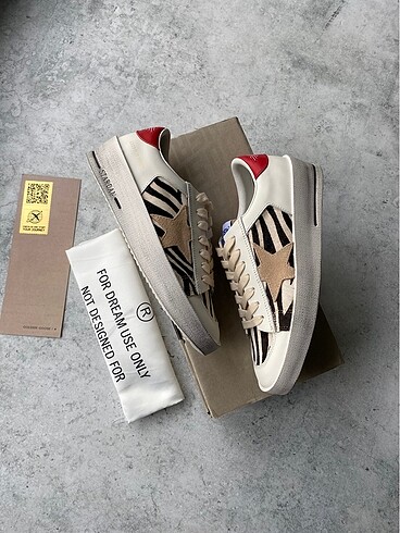 Golden Goose Deluxe Golden Goose deluxe