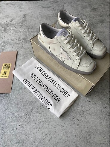 Golden Goose Deluxe Stardan
