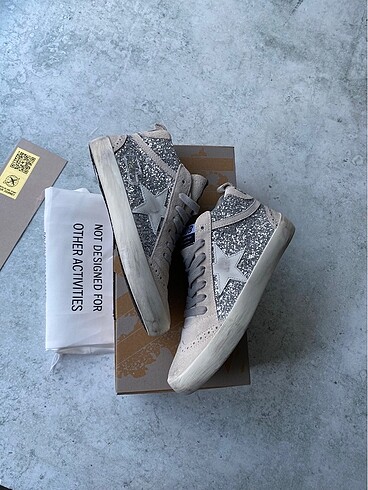 38 Beden Golden Goose Deluxe Mid