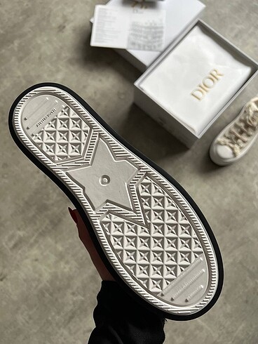 38 Beden Christian Dior Sneakers