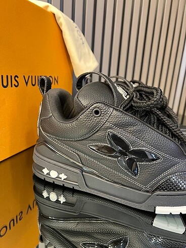 43 Beden Louis vuitton trainer