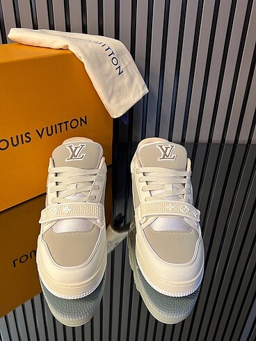 44 Beden Louis vuitton trainer