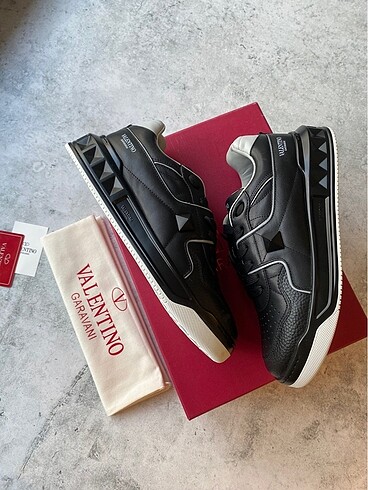 43 Beden Valentino one stud