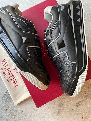 43 Beden siyah Renk Valentino one stud