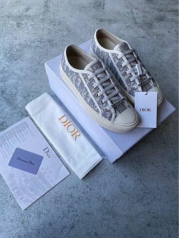 Dior Christian Dior n Walk