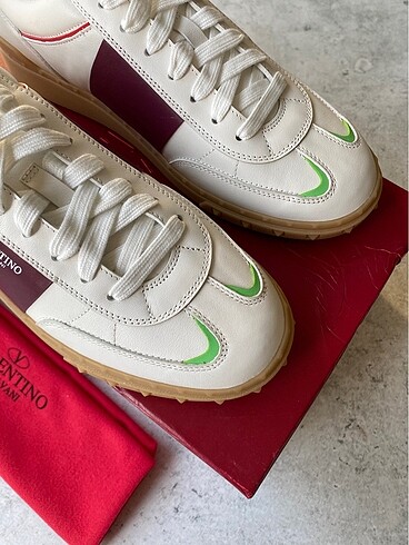 Valentino Valentino Sneakers