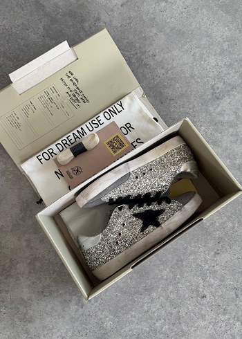 Golden Goose Deluxe Golden Goose True star Ka | Gardrops
