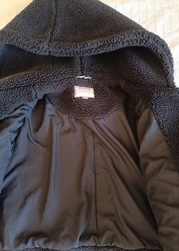 Siyah Peluş Kadın Kısa Mont - pull&bear - Görsel 4