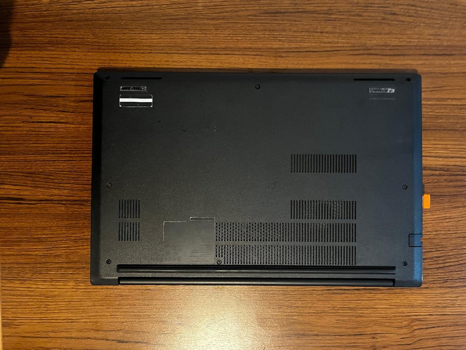 Lenovo ThinkPad Laptop Ryzen 7 - Görsel 4