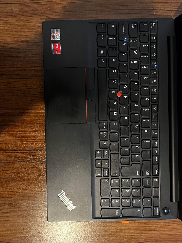 Lenovo ThinkPad Laptop Ryzen 7 - Görsel 2