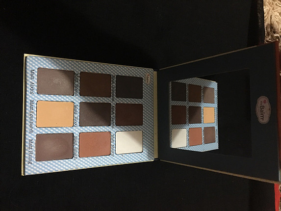 The balm mat far paleti