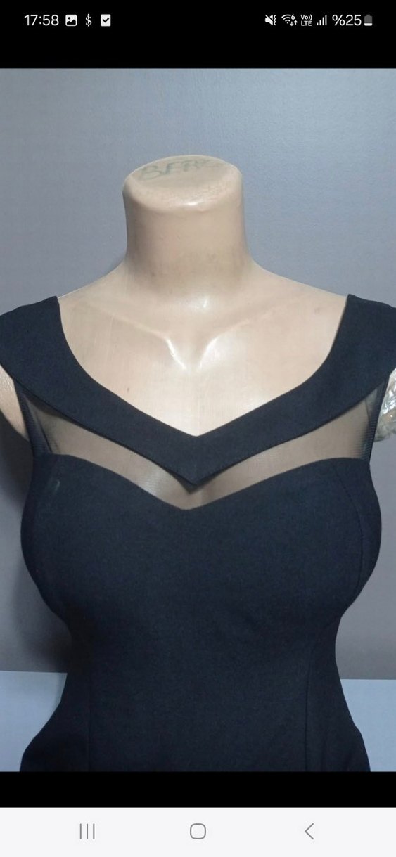 Siyah V Yaka Uzun Gotik Kadın Elbise - Görsel 4