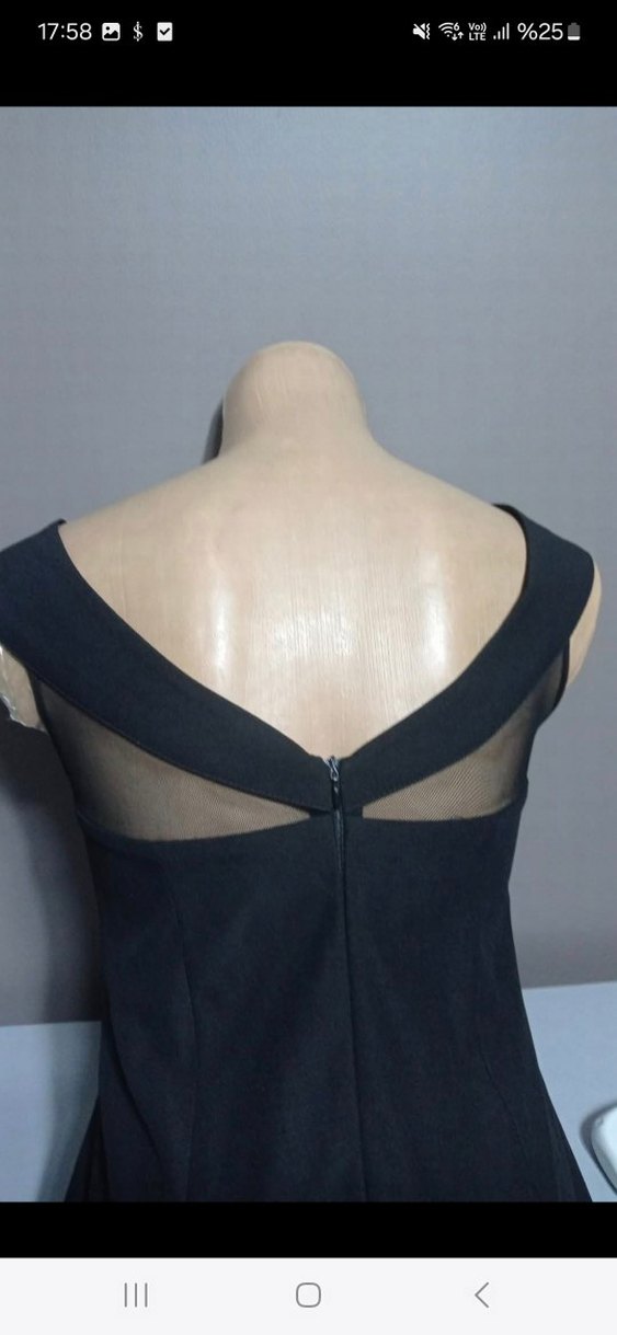 Siyah V Yaka Uzun Gotik Kadın Elbise - Görsel 5