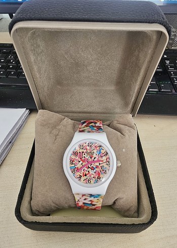 Swatch Renkli Kadın Kol Saati
