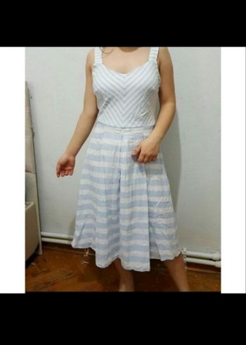 40 Beden Beyaz Pilili V Yaka Midi Elbise