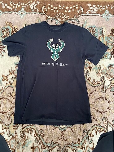 Nike NBA bucks tişört L beden
