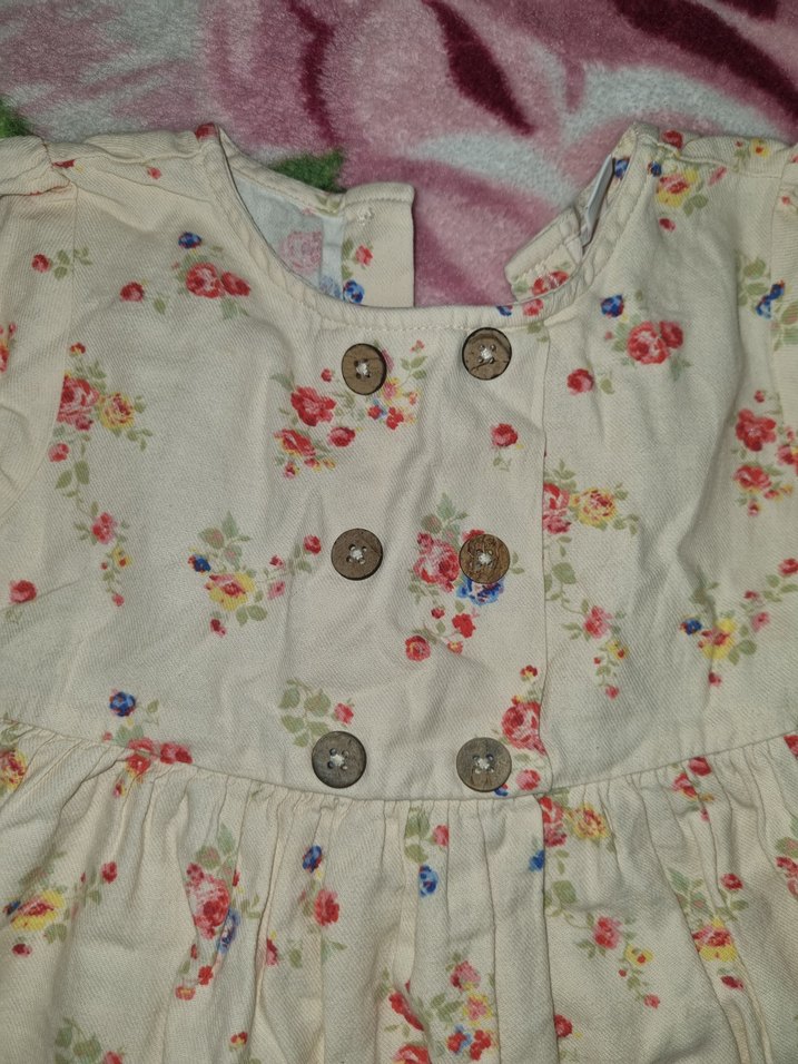 Çiçek Desenli Düğmeli Kız Elbisesi - Görsel 2